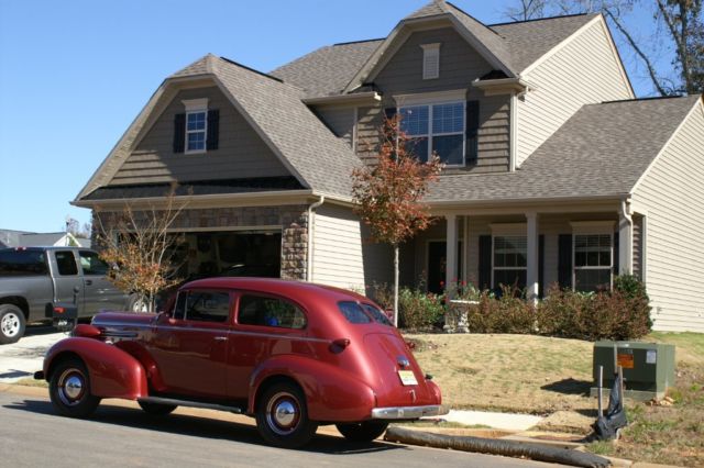 1937 Oldsmobile F37 2dr sedan - photo 2