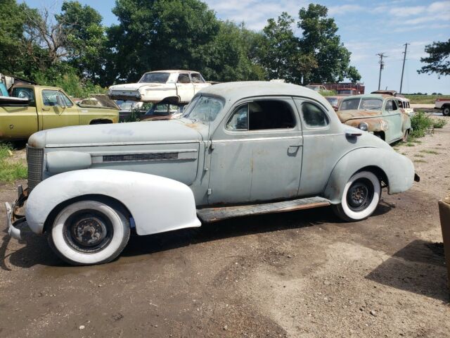1937 Oldsmobile 8