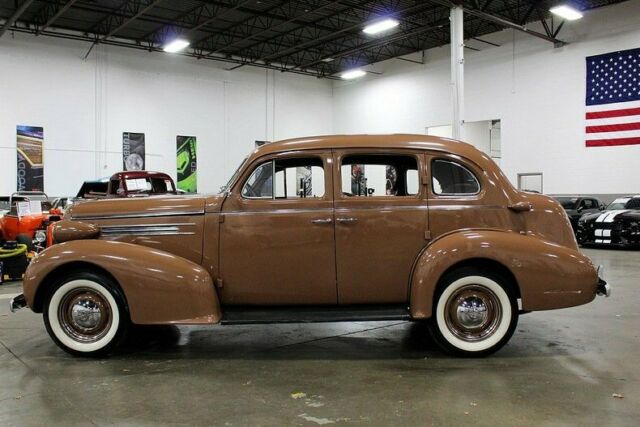 1937 Oldsmobile F 37 -- - photo 2