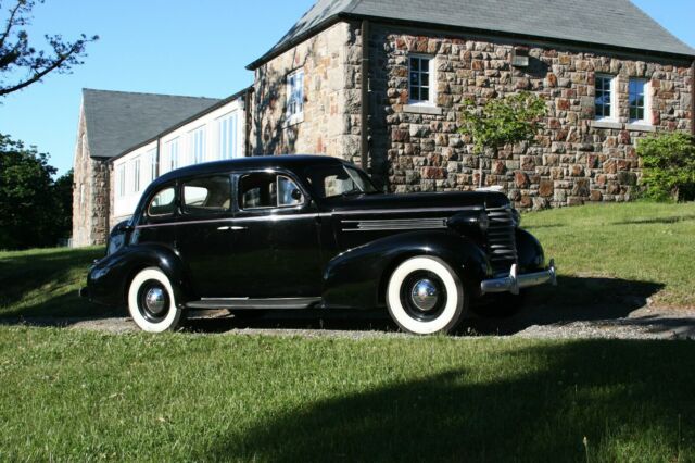 1937 Oldsmobile F-37 - photo 3