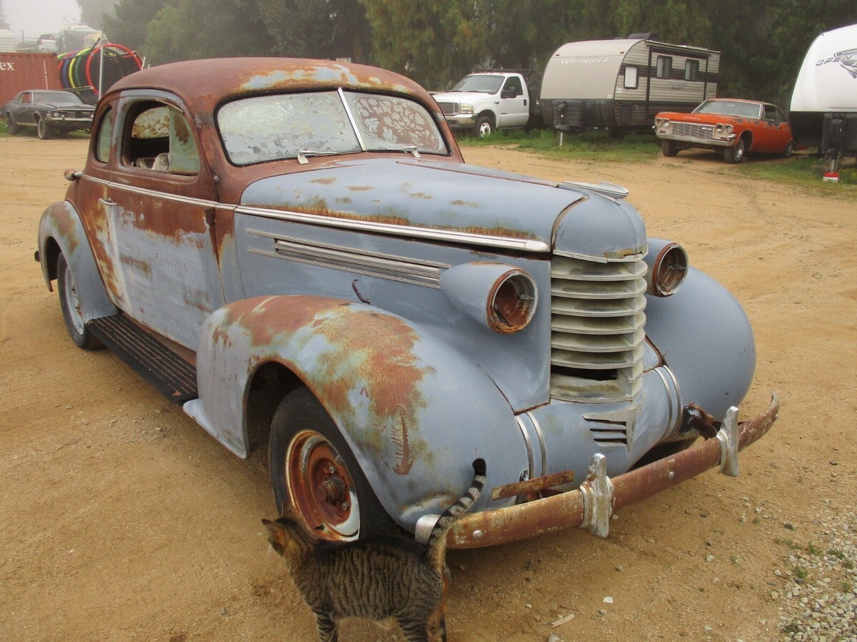 1937 Oldsmobile Six Coupe - photo 6