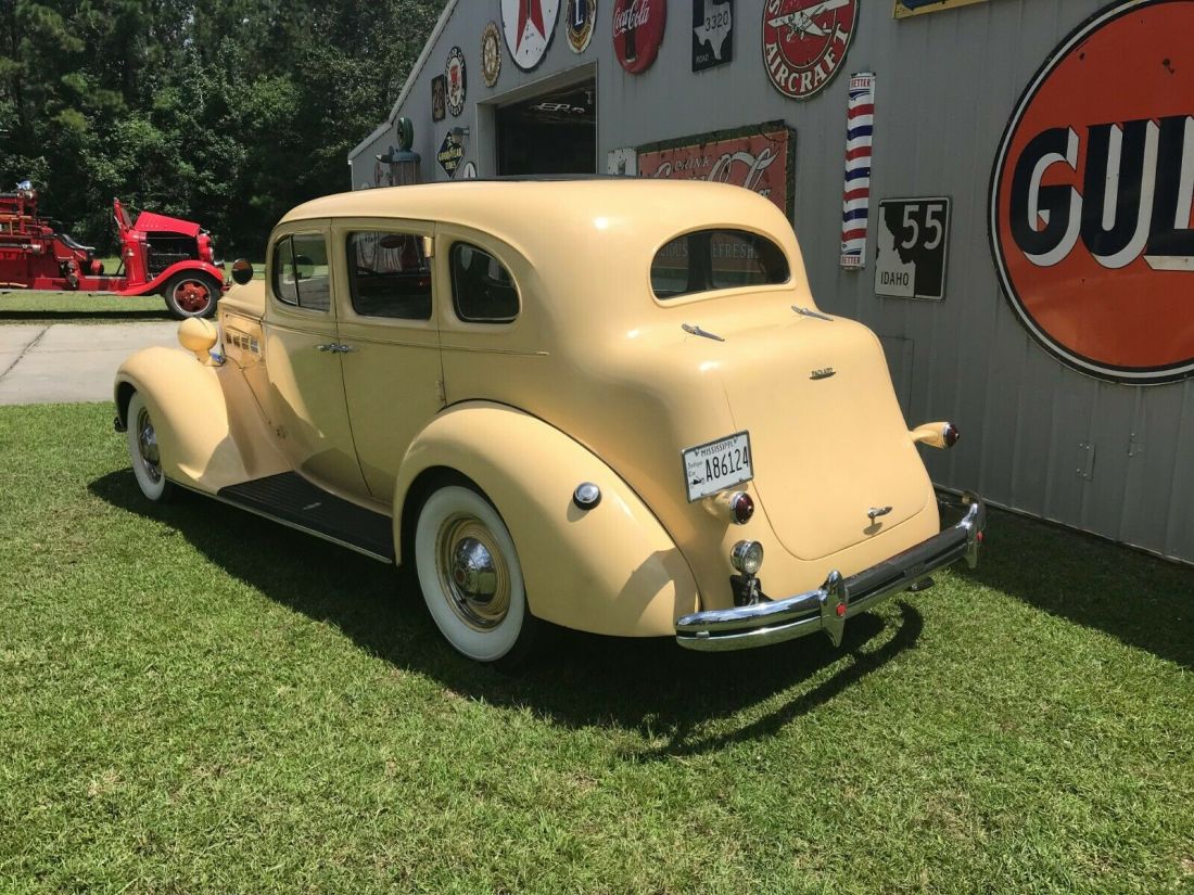 1937 Packard Deluxe Eight - photo 3