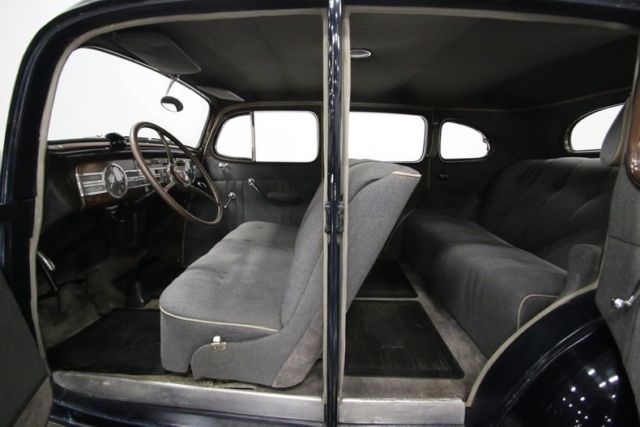 1937 Packard 120 Touring Sedan - photo 5