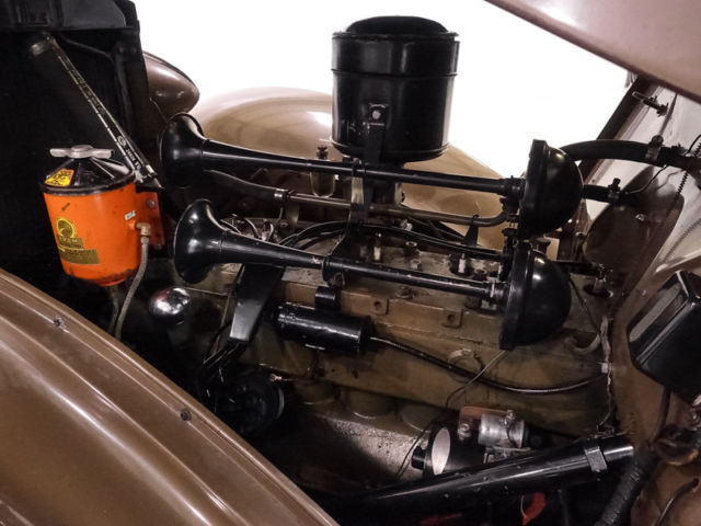 1937 Packard Model 120 C Touring Sedan - photo 12
