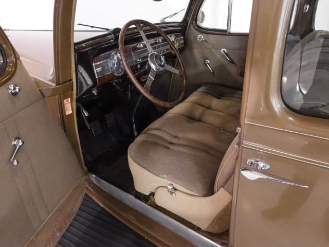 1937 Packard Model 120 C Touring Sedan - photo 5