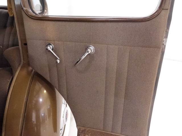 1937 Packard Model 120 C Touring Sedan - photo 8