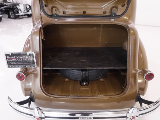 1937 Packard Model 120 C Touring Sedan - photo 9