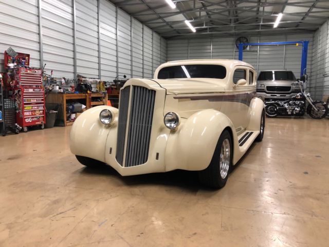1937 Packard 200 - photo 2