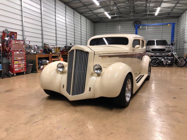1937 Packard 200 - photo 3