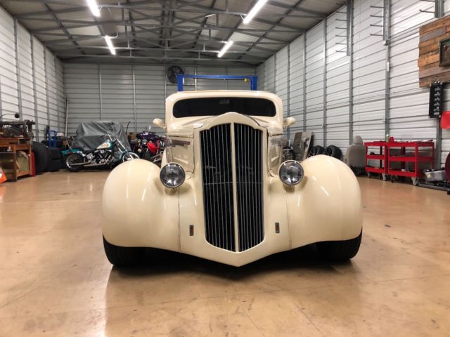1937 Packard 200 - photo 4