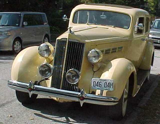 1937 Packard Sedan - photo 6