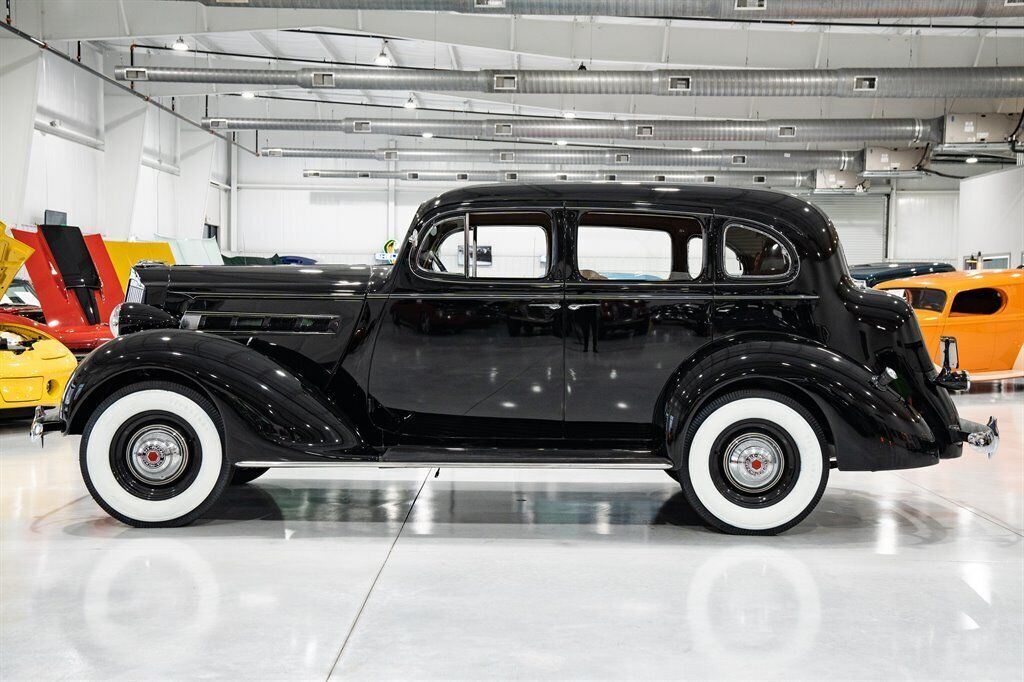 1937 Packard Six - photo 2