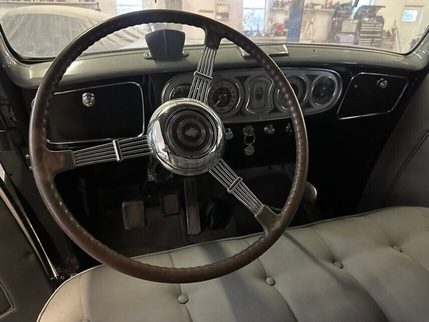 1937 Packard 1500 Series - photo 10