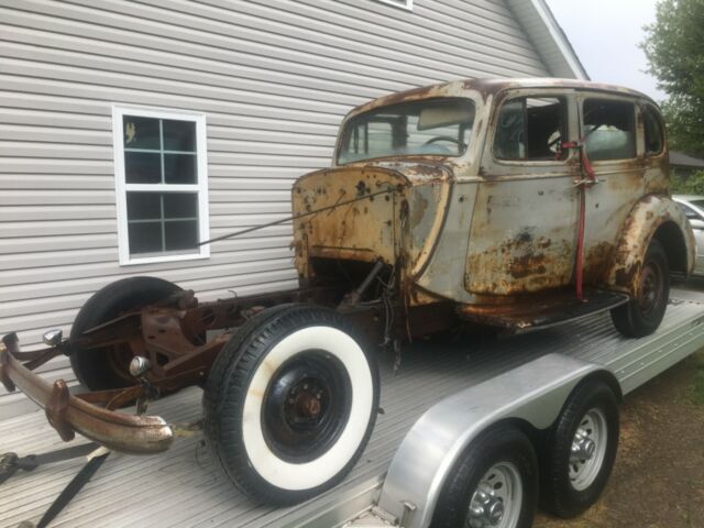 1937 Packard Super Eight
