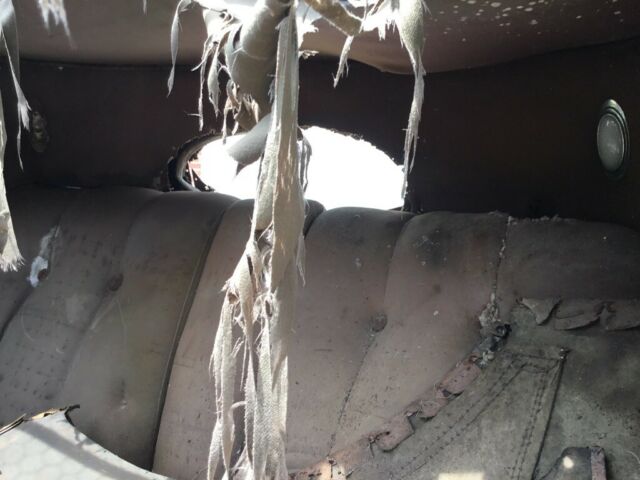 1937 Packard Super 8 1501 Formal Sedan With Divider Window and Jump Seat - photo 11