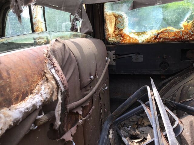1937 Packard Super 8 1501 Formal Sedan With Divider Window and Jump Seat - photo 8