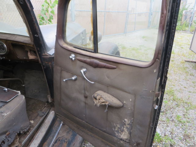 1937 Packard Super 8 Club Sedan - photo 13