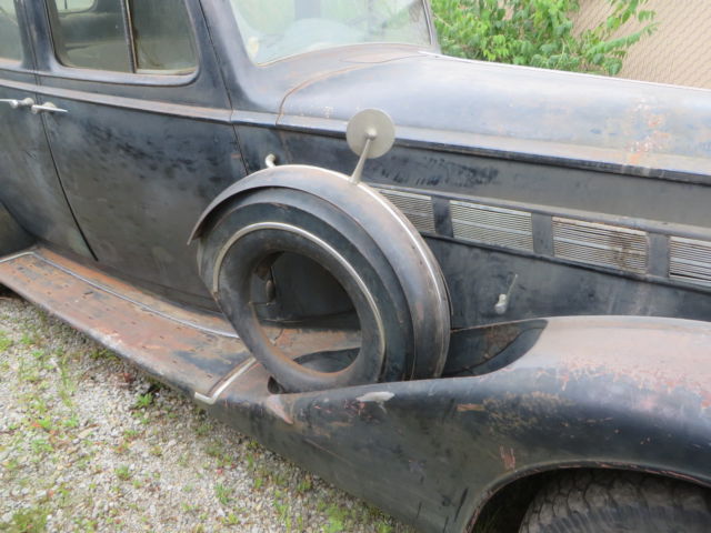 1937 Packard Super 8 Club Sedan - photo 3