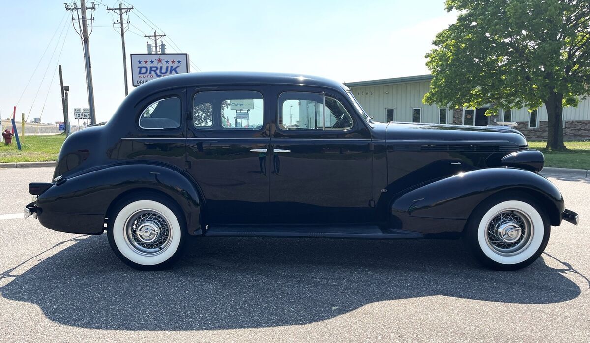 1937 Pontiac Deluxe 8 - photo 4