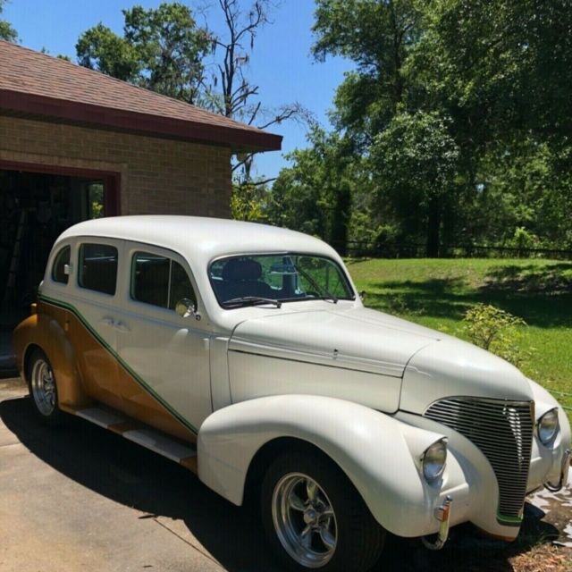 1937 Pontiac Sedan - Custom 1937 Pontiac Custom