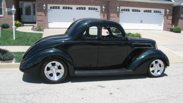 1937 Ford 5 WINDOW COUPE - photo 2