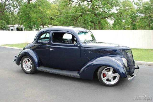 1937 Ford Tudor - photo 4