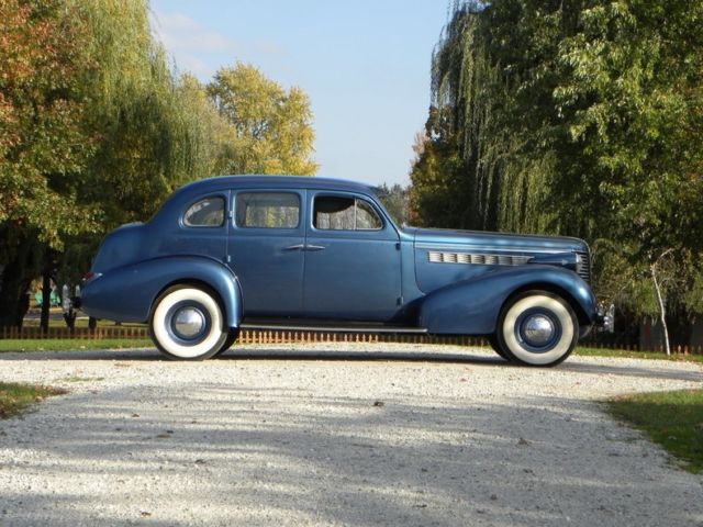 1938 Buick Series 60 Sedan - photo 12