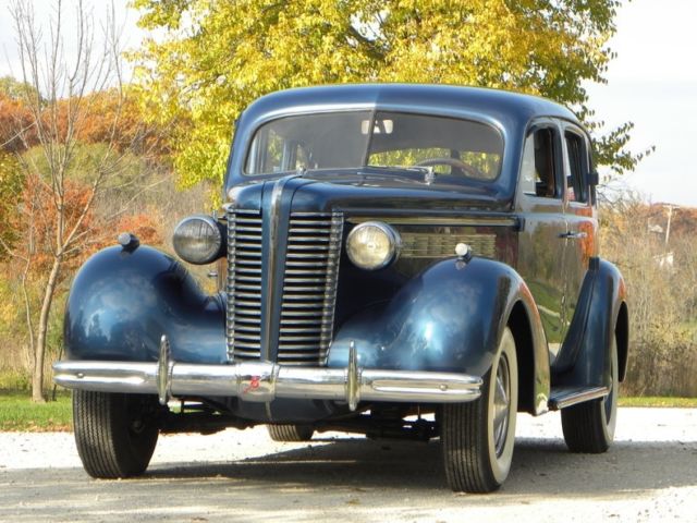 1938 Buick Series 60 Sedan - photo 6