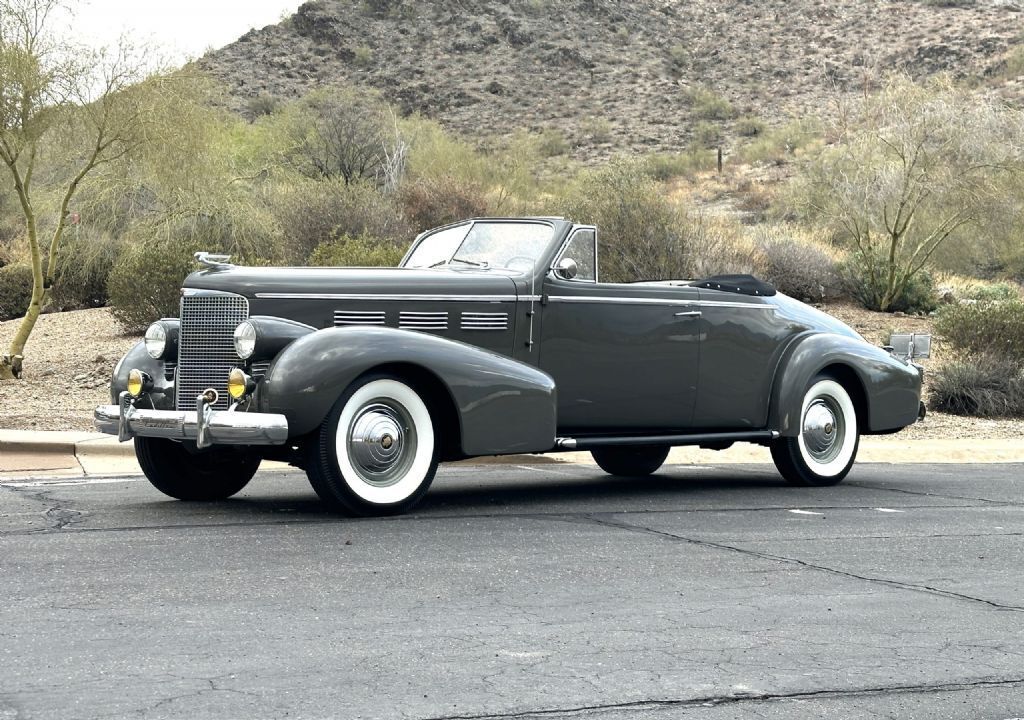 1938 Cadillac Series 75 Convertible Coupe - photo 2