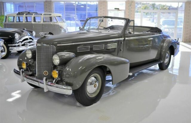 1938 Cadillac Series 75 V-8 - photo 3