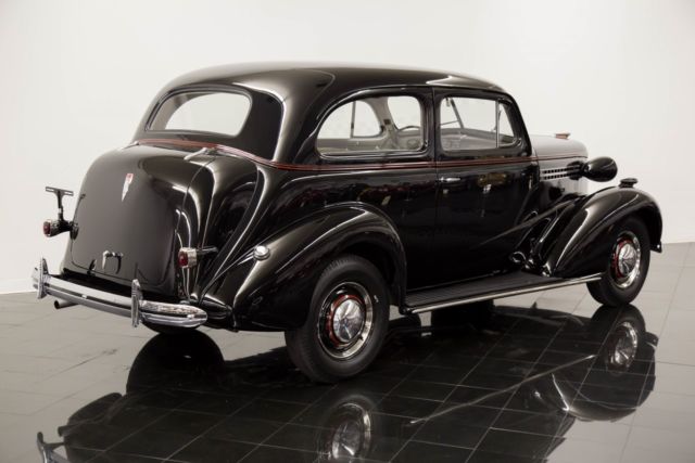 1938 Chevrolet Master 2 Door Town Sedan - photo 7