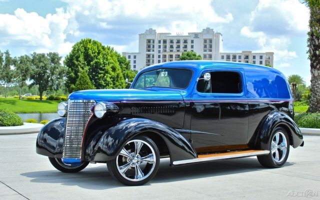 1938 Chevrolet Sedan Delivery Master Custom Resto-Mod / 350 V8 / Real Wood Paneling - photo 4