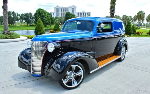 1938 Chevrolet Sedan Delivery Master Custom Resto-Mod / 350 V8 / Real Wood Paneling - photo 7