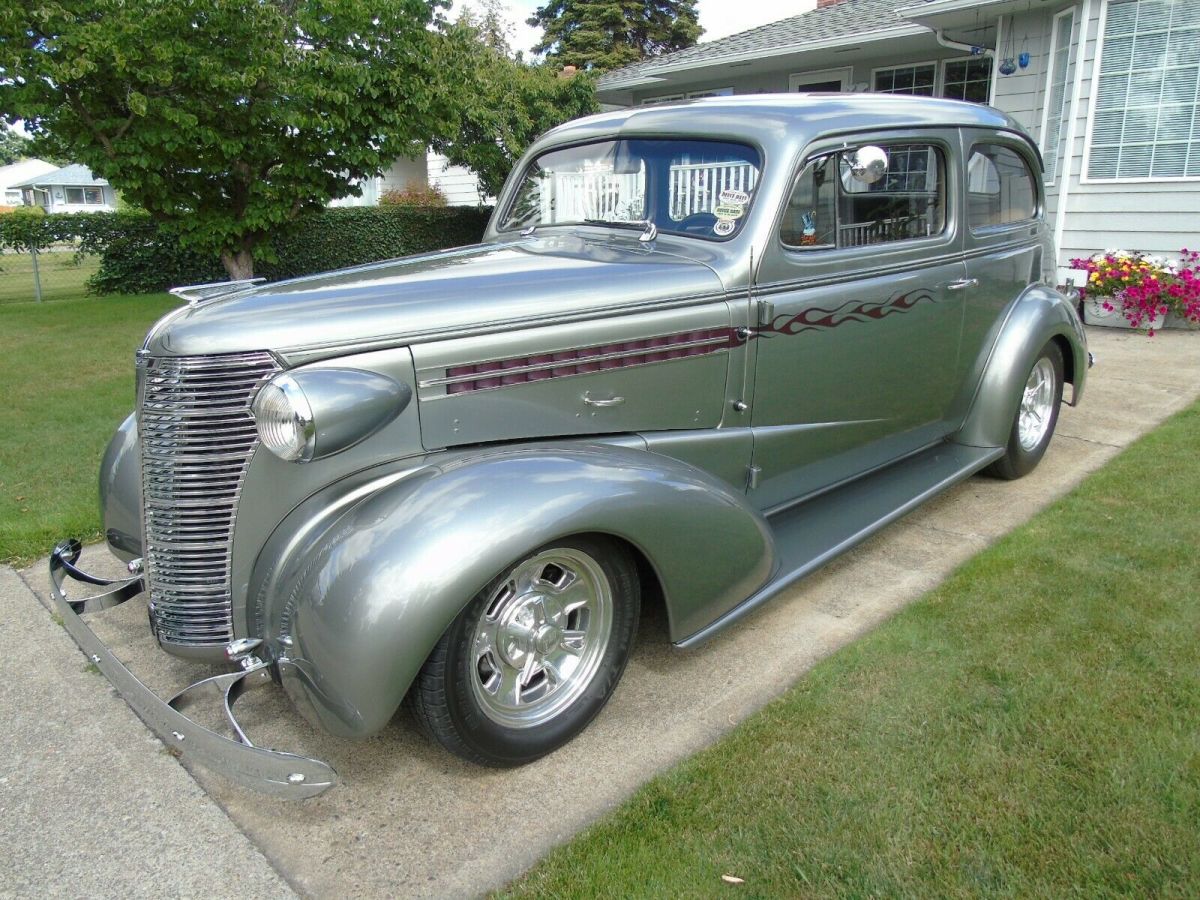 1938 Chevrolet Sedan Deluxe - photo 3