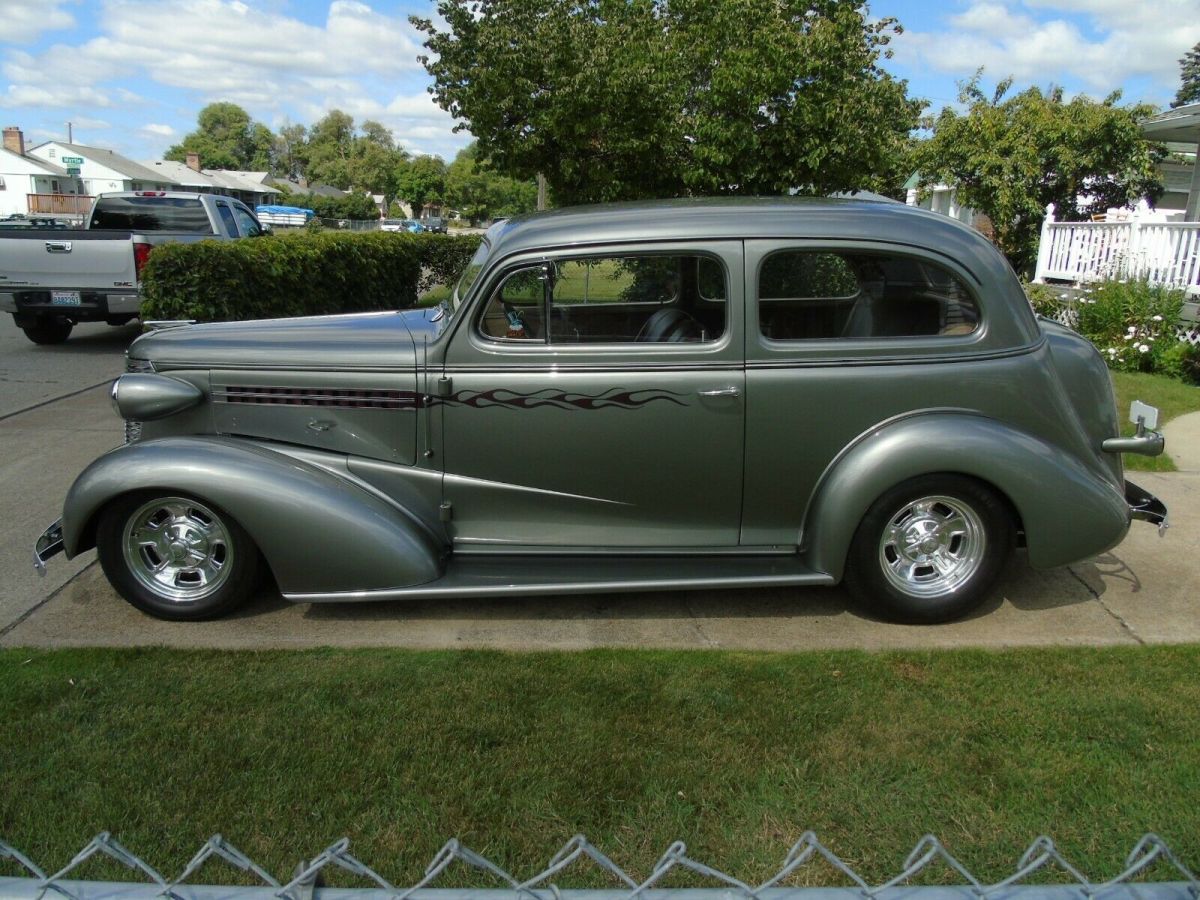 1938 Chevrolet Sedan Deluxe - photo 4