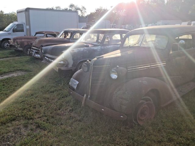 1938 Chevrolet flat back sedan - photo 12