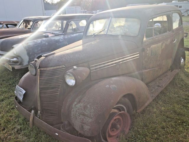1938 Chevrolet flat back sedan - photo 3