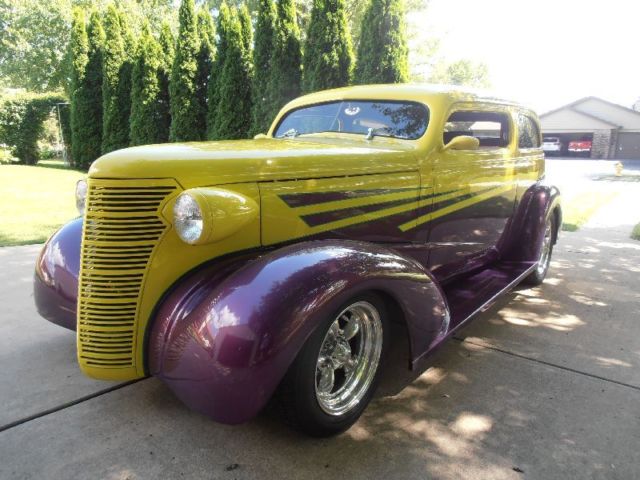 1938 Chevrolet Master Deluxe 2 Door Sedan