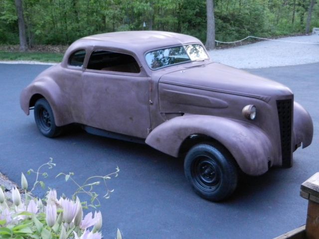 1938 Chevy Coupe - old school - steel body - profeshionally chopped - Roller 1938 Chevrolet Coupe 5 Window
