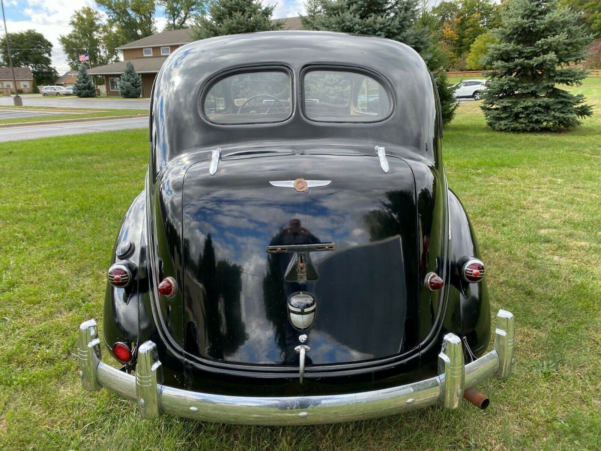 1938 Chrysler Imperial - photo 4