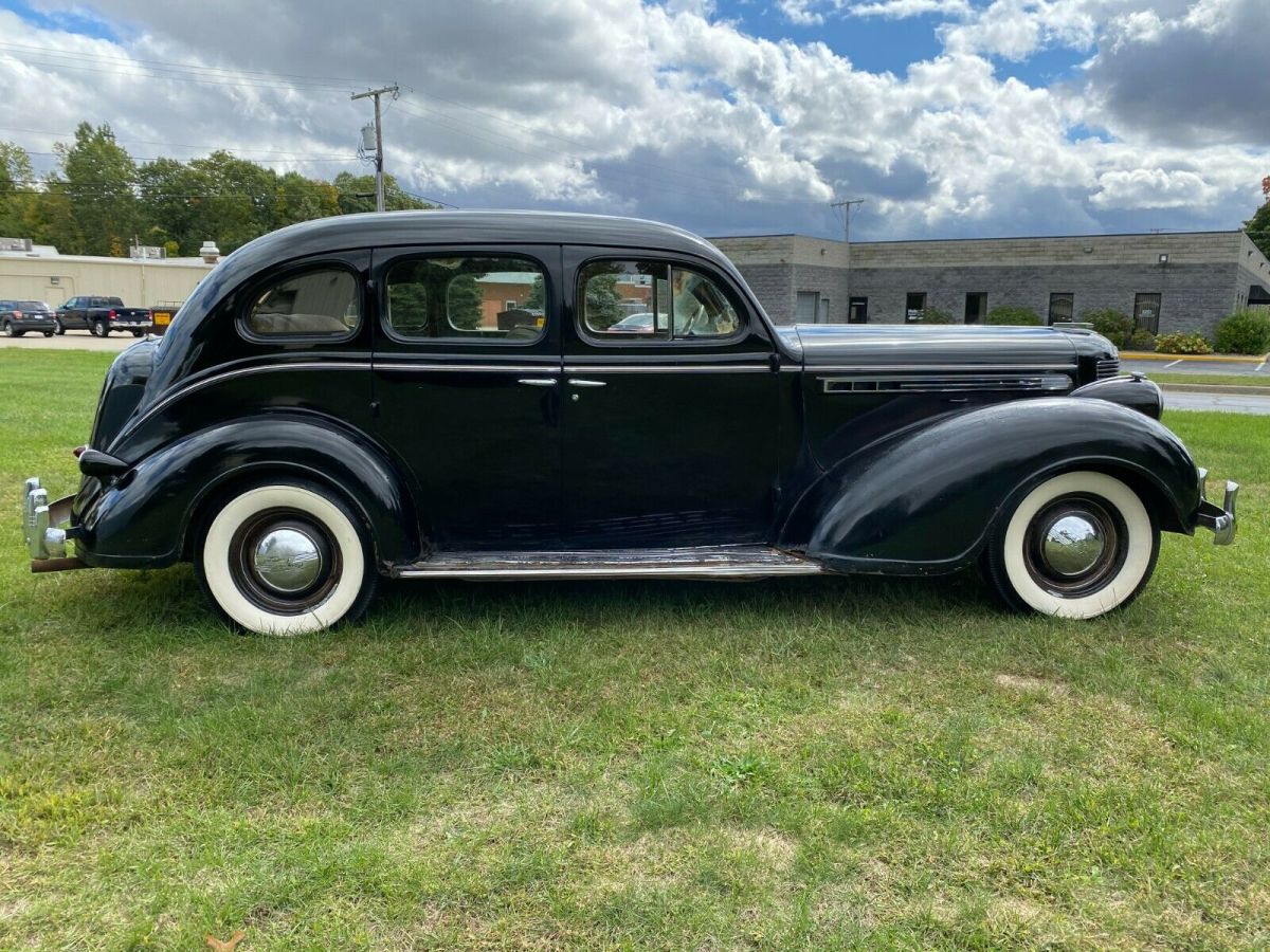 1938 Chrysler Imperial - photo 6