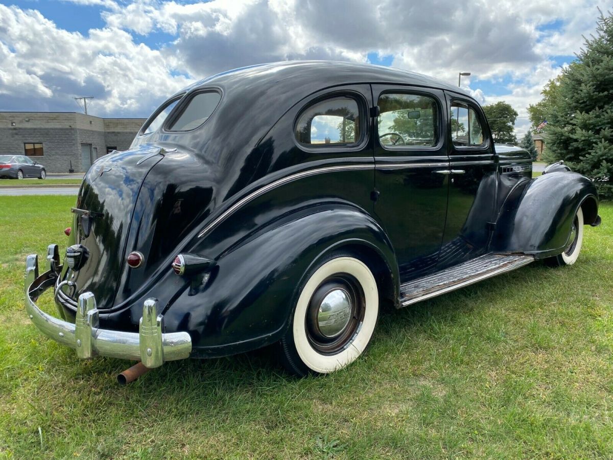 1938 Chrysler Imperial - photo 7