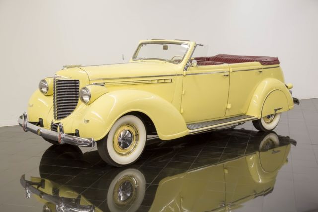 1938 Chrysler Imperial Eight Convertible Sedan - photo 2