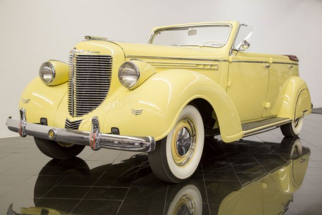 1938 Chrysler Imperial Eight Convertible Sedan - photo 9