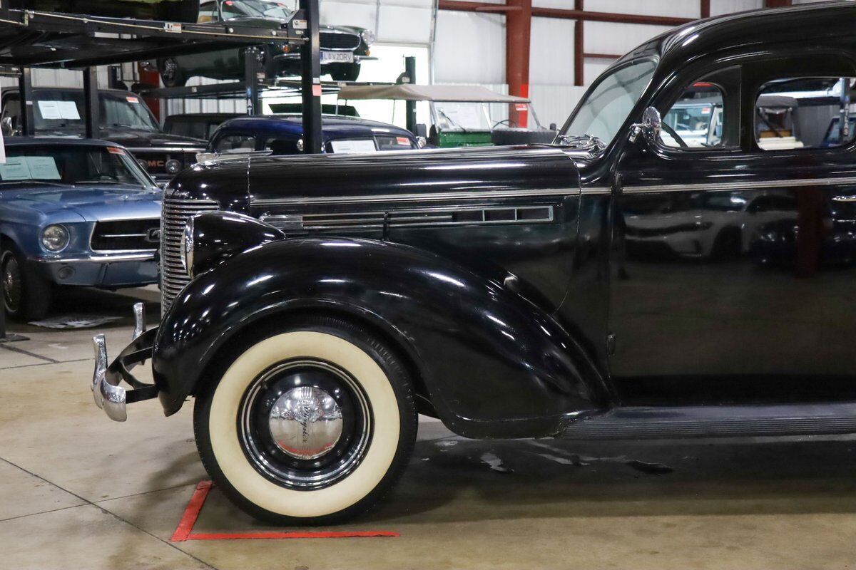 1938 Chrysler Royal - photo 2