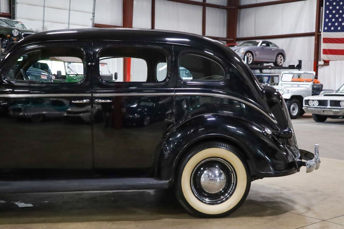 1938 Chrysler Royal - photo 4
