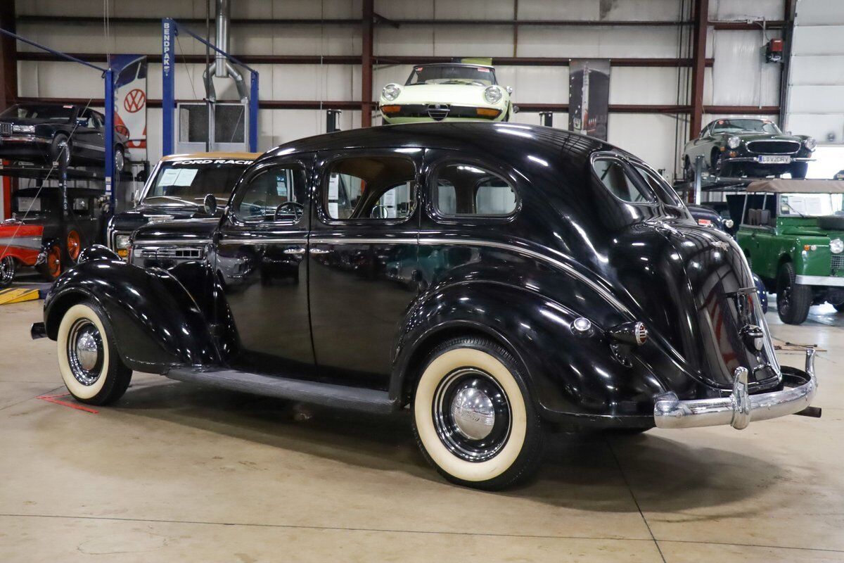 1938 Chrysler Royal - photo 5