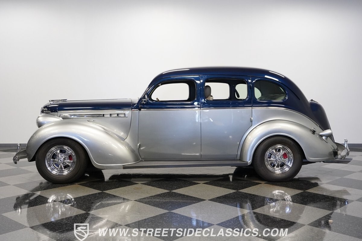 1938 Chrysler Royal Restomod - photo 3