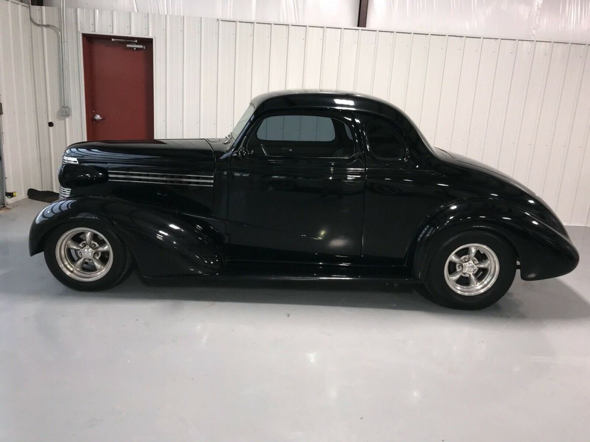 1938 Chevrolet FIVE WINDOW COUPE - photo 2