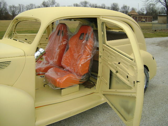 1938 Ford 2-dr sedan - photo 2